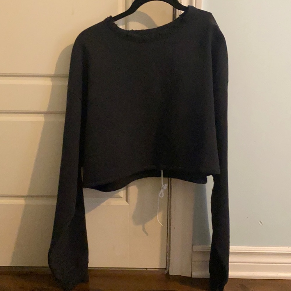 EDITORIAL Cropped/Distressed Sweatshirt
